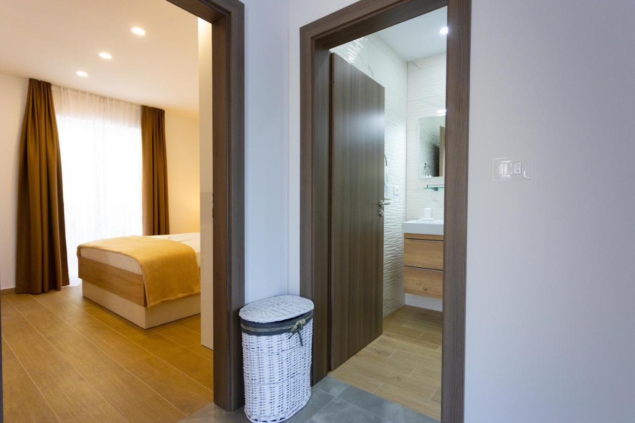 Apartments Vicin Brela Exterior foto