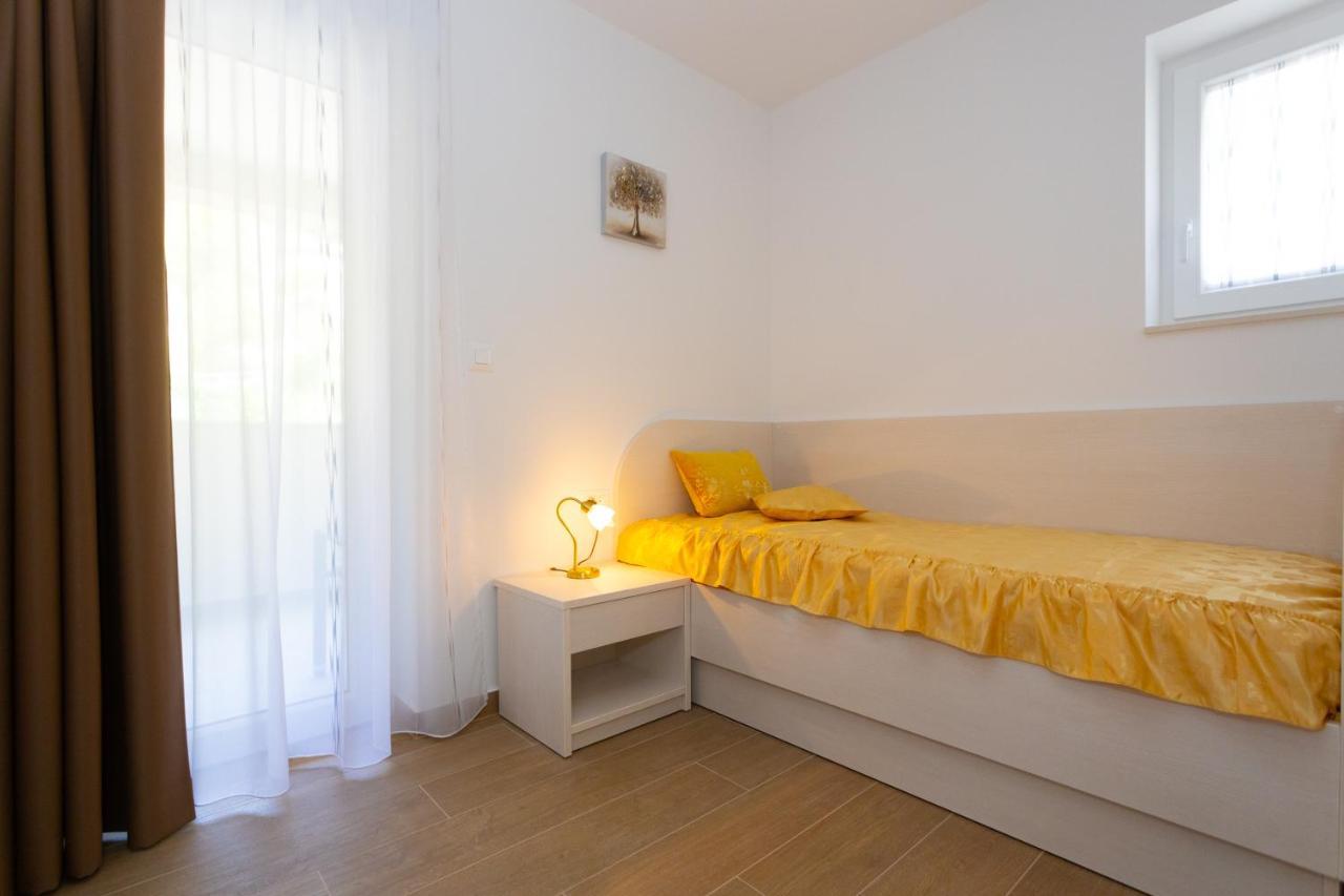 Apartments Vicin Brela Exterior foto